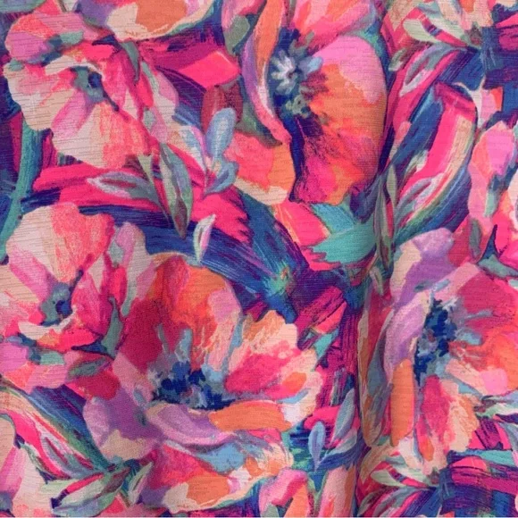 Dear Scarlett (M) Vibrant Floral Blouse in Pink and Blue - Picture 5 of 6